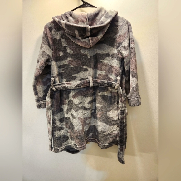 Boy's Size 6 Fleece Army Robe, Gray, Long Sleeve, Eddie Bauer - Picture 2 of 6